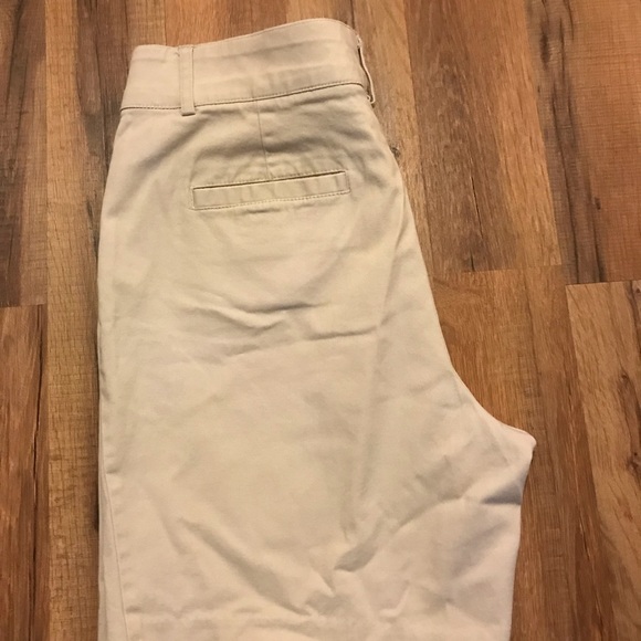 ✨WMNS COUNTERPARTS KHAKI SHORTS- SZ. 12 P✨ - Picture 3 of 3